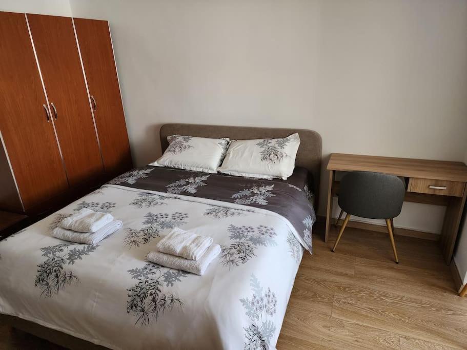 Andi'S Place-Comfy Studio-City Center Tirana Exteriör bild